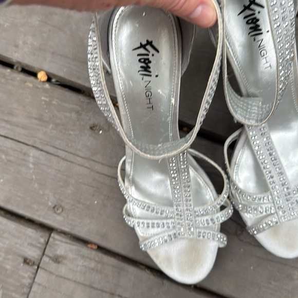 Fioni Night Silver High Heel Sandals size 9.5 - Picture 3 of 8